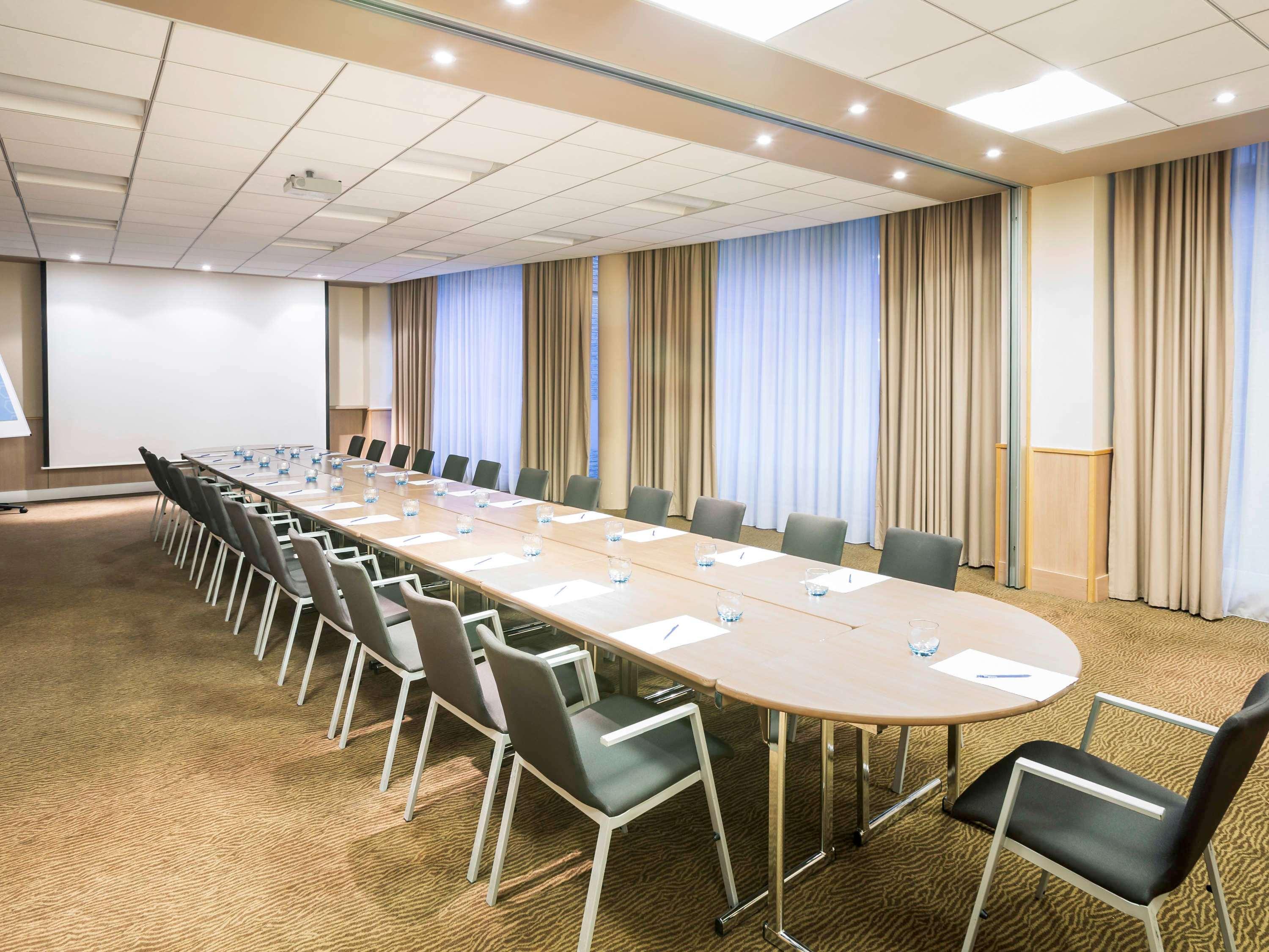 Novotel Reading Centre Ngoại thất bức ảnh